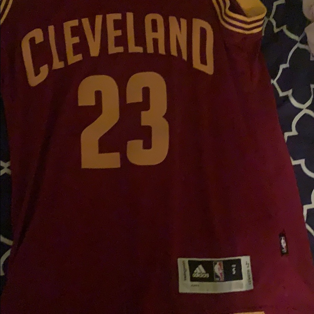 Lebron Jersey - Picture 2 of 2